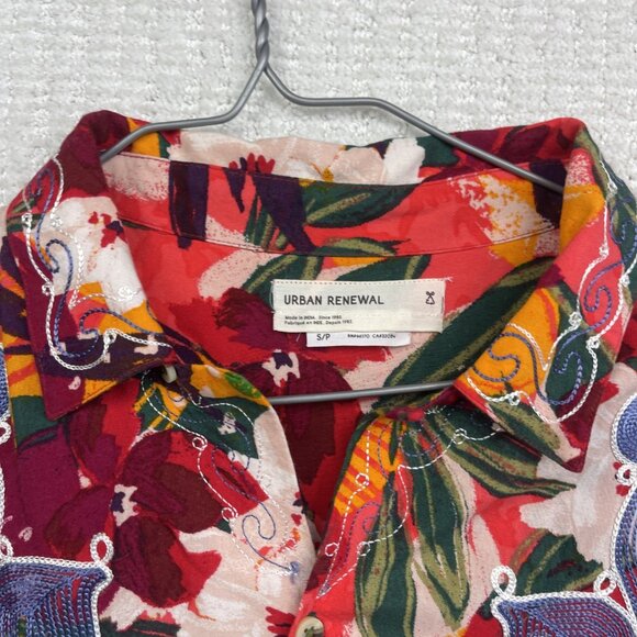 Urban Renewal Remnants Upcycled Panel Embroidery Cabana Shirt Floral AOP Sz S - Picture 7 of 16